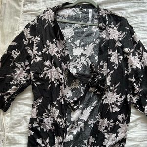 Black and white floral kimono